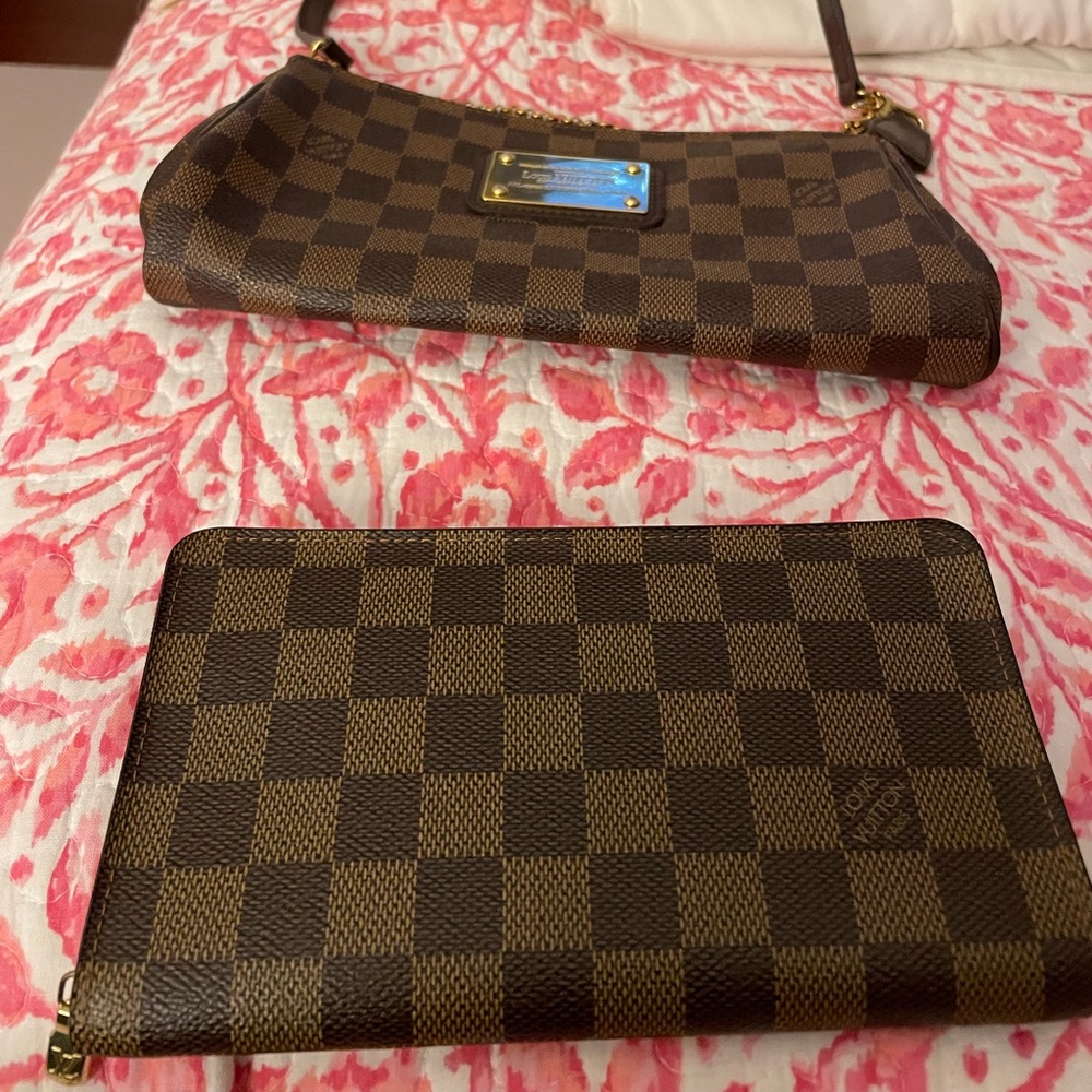 Beautiful LV Wallet ONLY!